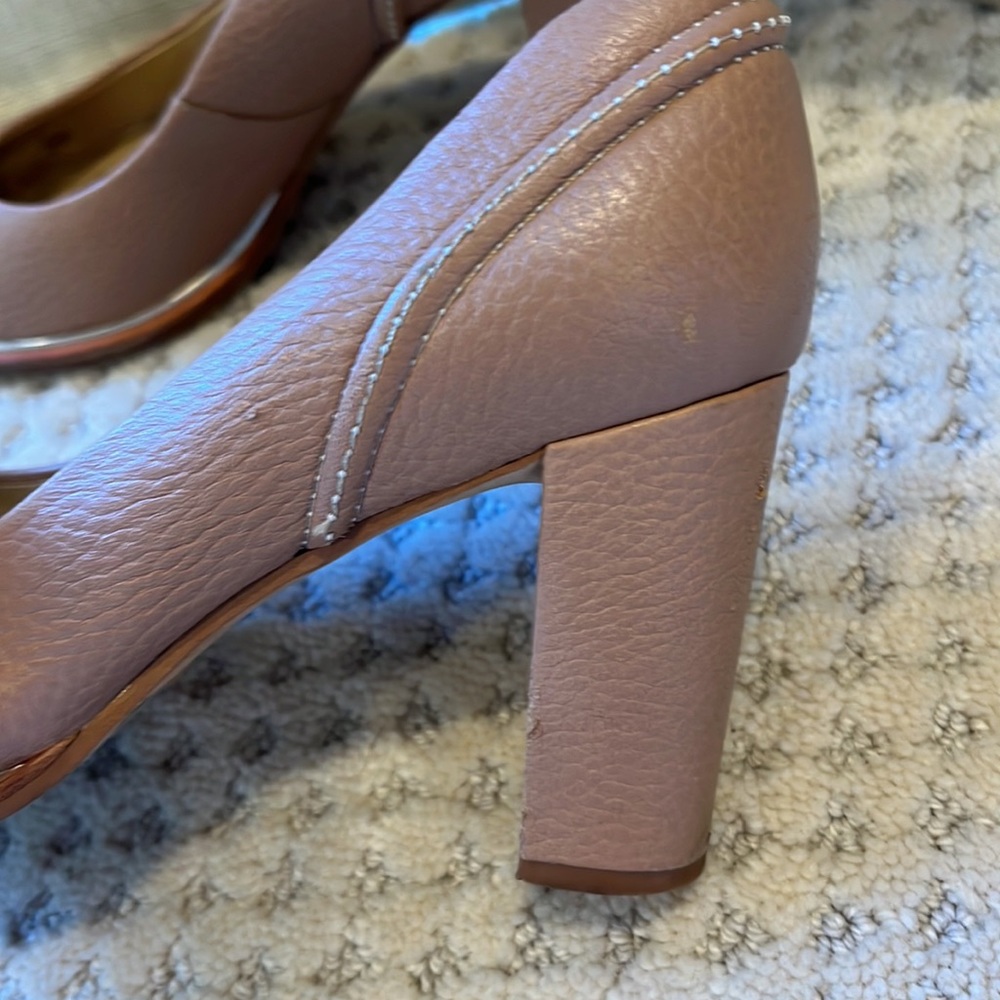 Clarks- Light Beige - Picture 5 of 8
